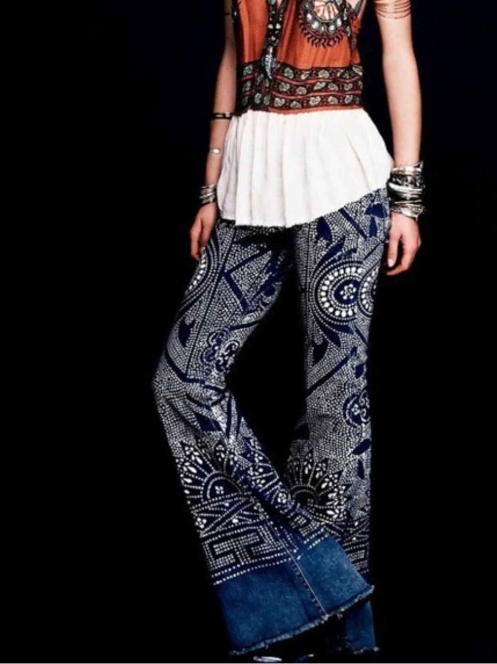 Free People Discharge Bali Flare Jeans Size 29 Printed Boho Festival Concert - Picture 2 of 10